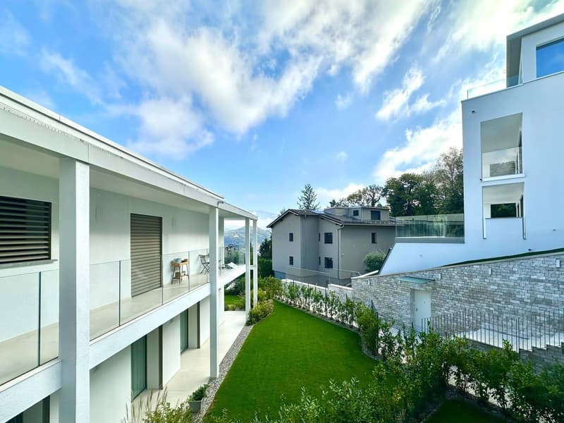 Elegante appartamento 4.5 locali con piscina a Breganzona (2)