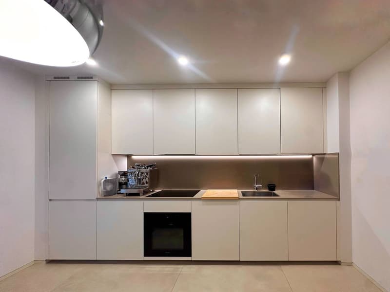 Elegante appartamento 4.5 locali con piscina a Breganzona (7)