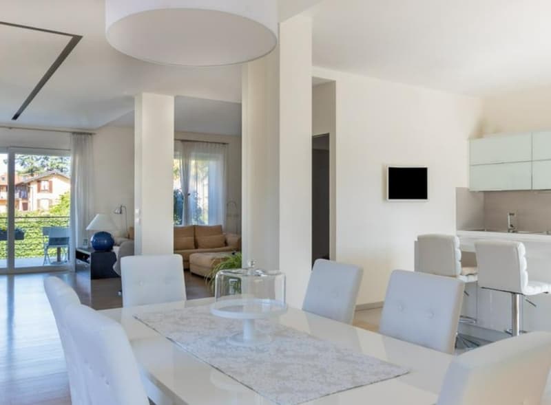 Elegante villa con giardino. (5)