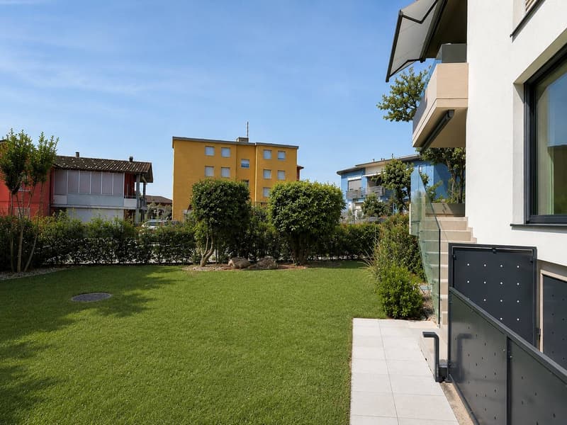 Elegante appartamento con giardino privato. (13)