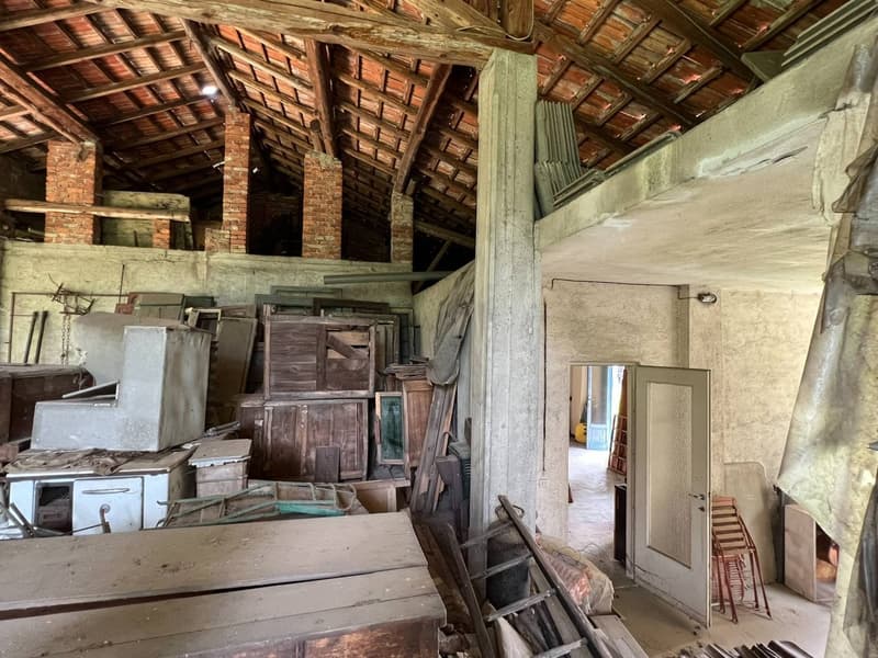 Tenuta con ampio terreno vicino Gallarate (Varese) (15)