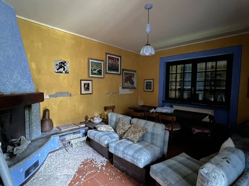 Tenuta con ampio terreno vicino Gallarate (Varese) (5)