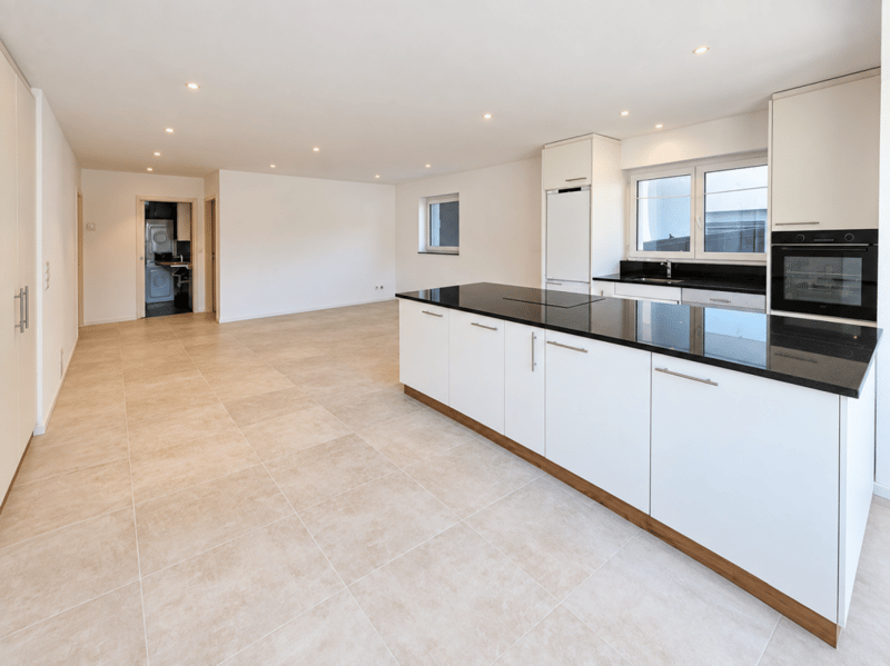 Moderne 3.5-Zimmer-Wohnung mit Sitzplatz (1)
