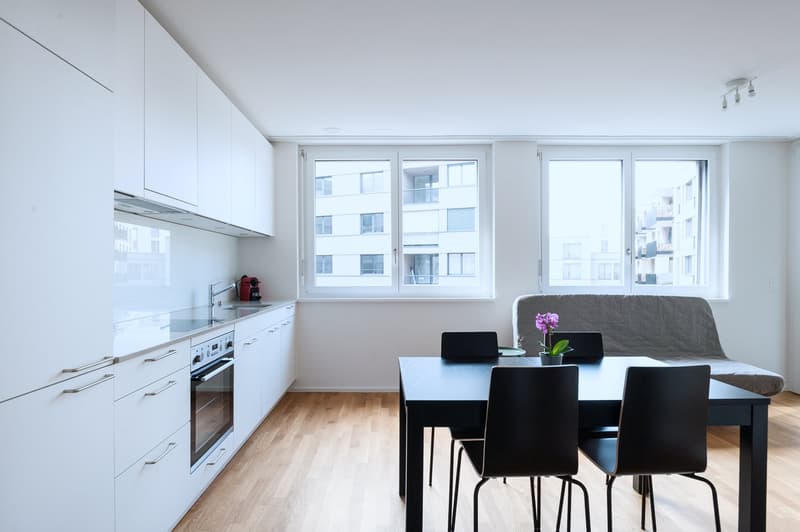 Moderne 2.5-Zimmer-Wohnung mit Balkon in Basel (3)