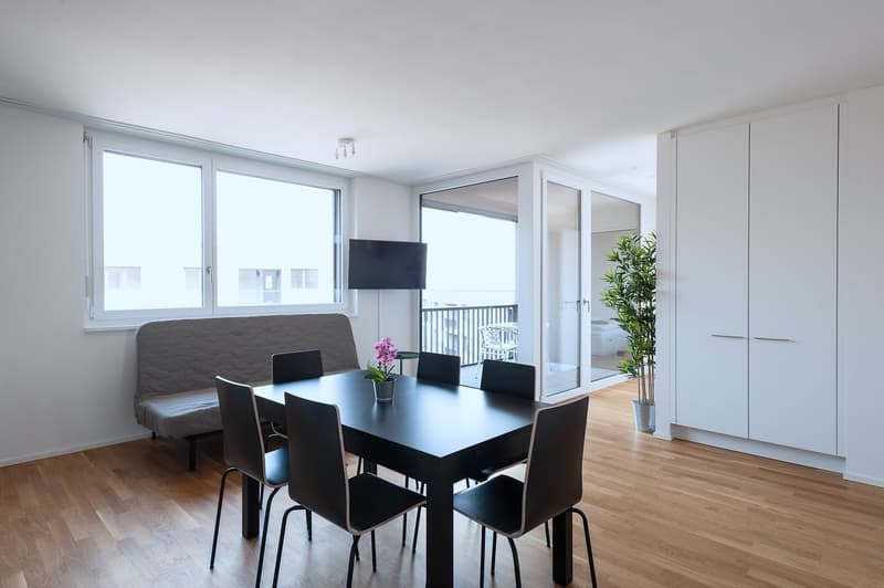 Moderne 2.5-Zimmer-Wohnung mit Balkon in Basel (4)