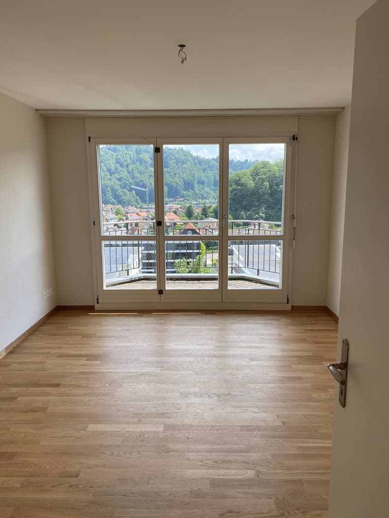 4 1/2 Zimmerwohung, 110 m2,  CHF 1'850 plus  CHF 250.00 Nebenkosten (4)