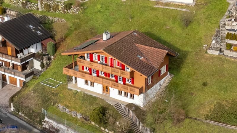 Gepflegtes rustikales Zweifamilienhaus inkl. 2 Büros an unverbaubarer Lage mit Traumaussicht