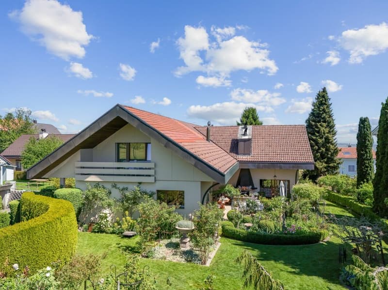 Grosszügiges Einfamilienhaus an ländlicher, ruhiger und sonniger Lage mit traumhaftem Garten (3)