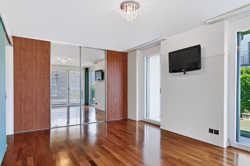 Attraktives Schlafzimmer mit Einbauschrank