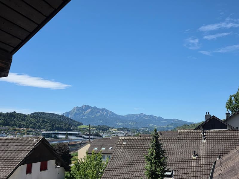 Gemütliche Dachwohnung mit Sicht auf den Pilatus (2)