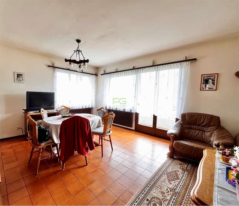 Casa bifamiliare con splendida vista (2)