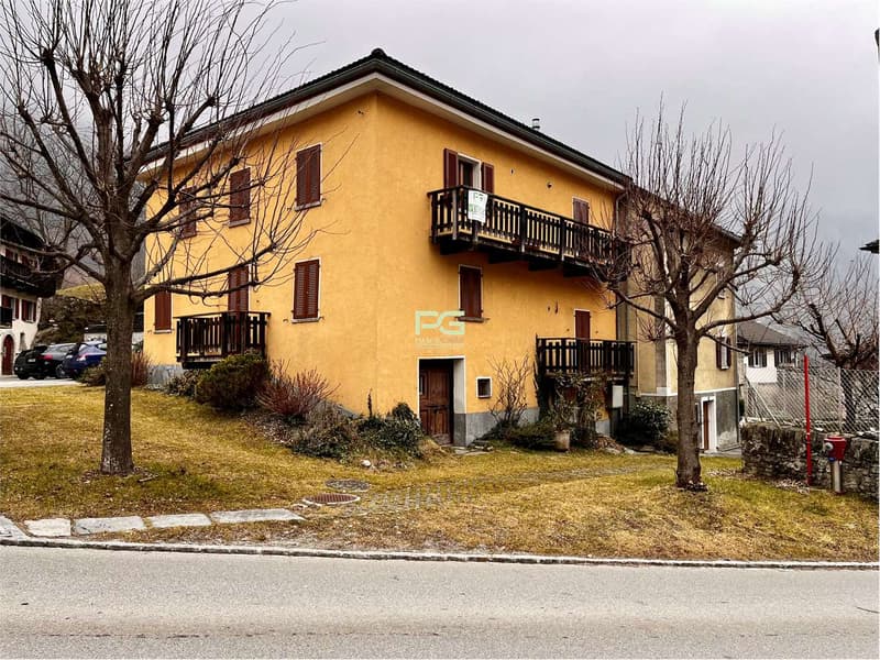 Casa bifamiliare a Mesocco (1)
