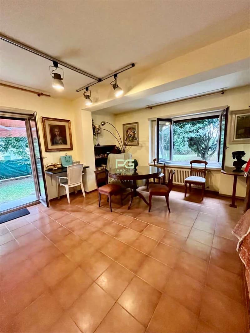 Casa di 3 appartamenti con grande giardino (2)