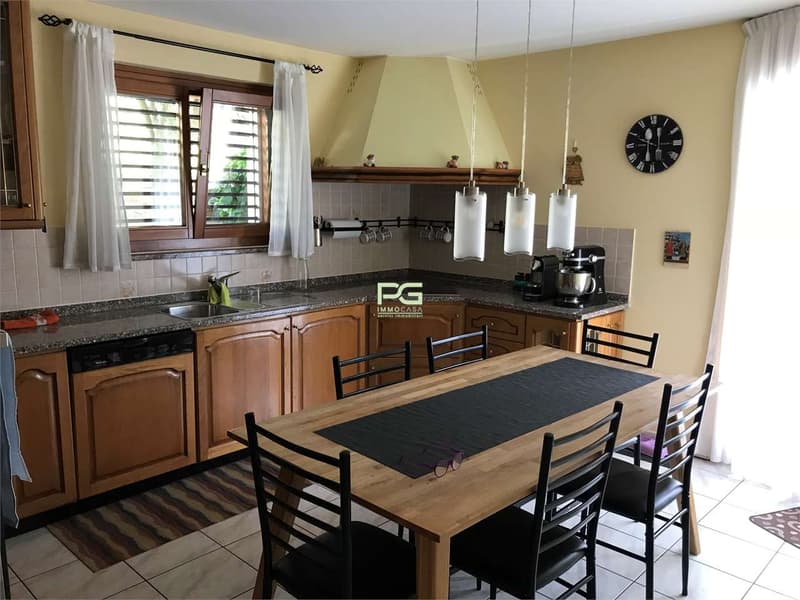 Casa unifamiliare con giardino (6)