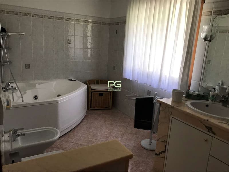 Casa unifamiliare con giardino (8)