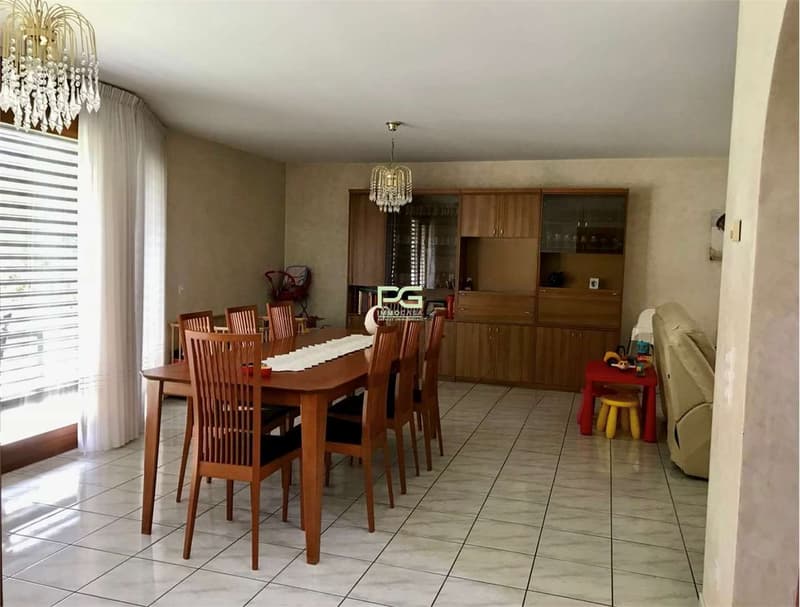Casa unifamiliare con giardino (5)