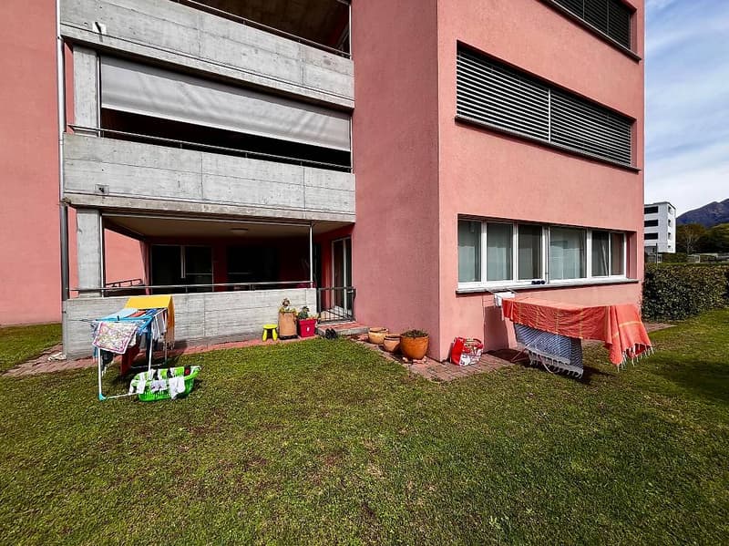 Ampio appartamento 4.5 locali con giardino (8)