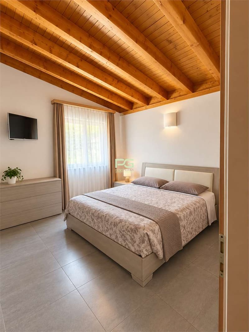 Casa unifamiliare con giardino (5)