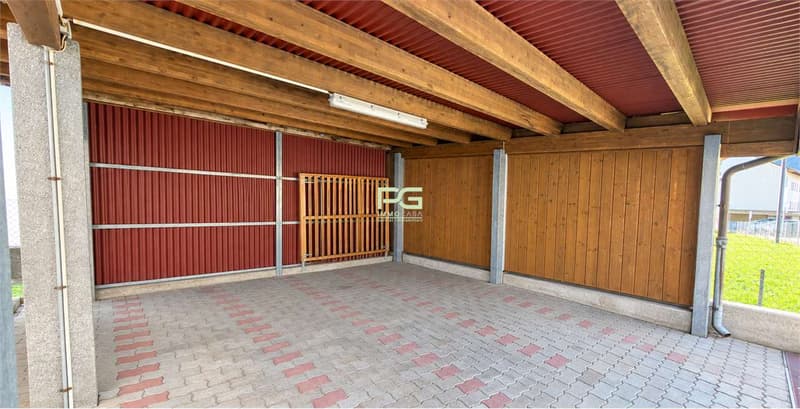 Casa bifamiliare con giardino in ottima posizione (10)