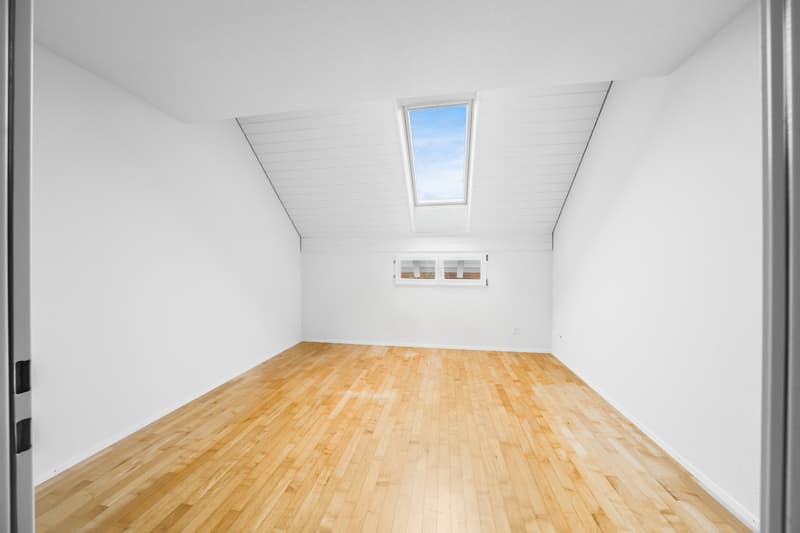 AgentSelly - 4.5-Zi.-Maisonette mit Galerie (2)