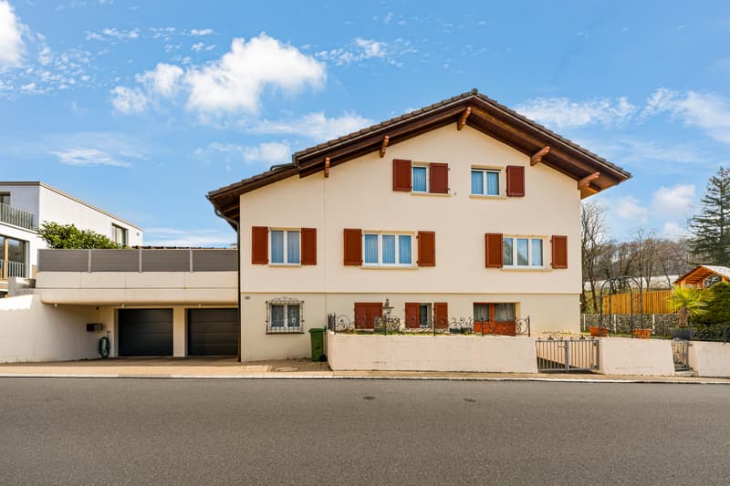 AgentSelly - Attraktives Haus mit viel Platz und Charme (2)