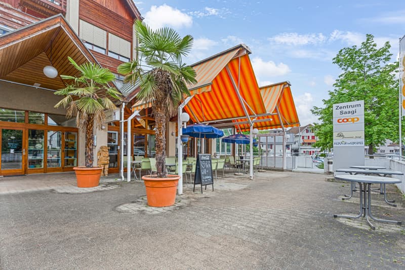 Charmantes Restaurant mit Terrasse (9)