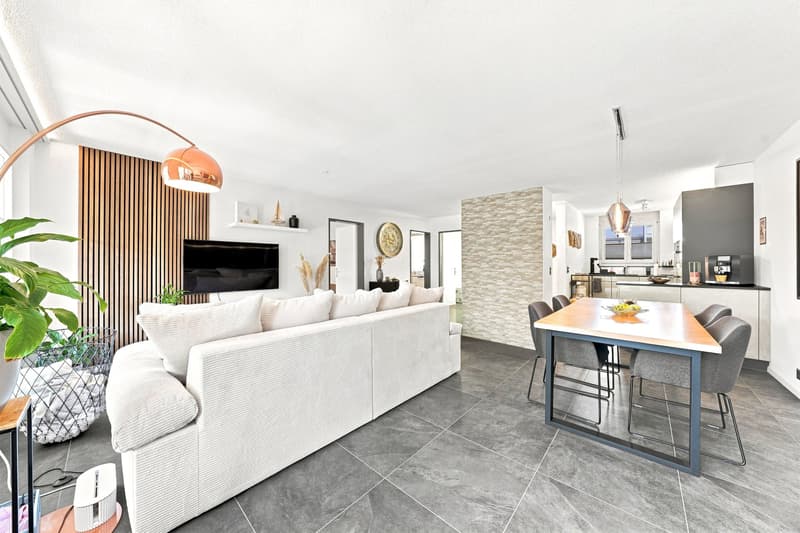Stilvoll wohnen mit grossem Balkon (5)