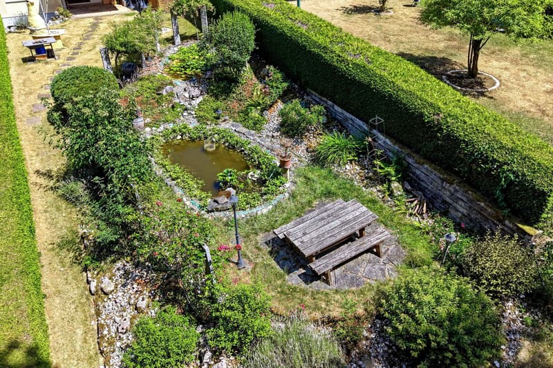 Charmantes Zuhause mit Traumgarten (4)