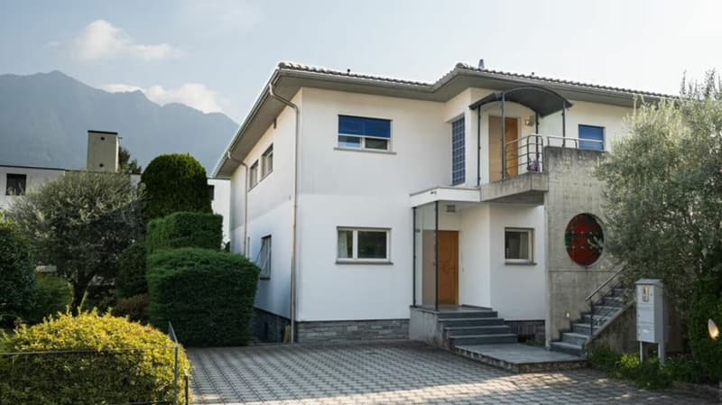 Splendida bifamigliare con piscina - Sementina (4)