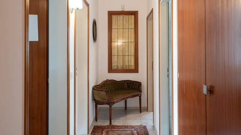 Splendida bifamigliare con piscina - Sementina (9)