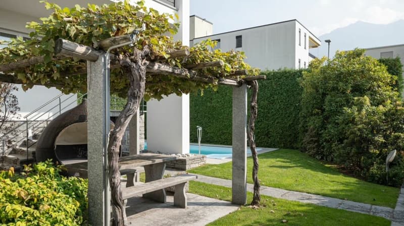 Splendida bifamigliare con piscina - Sementina (2)