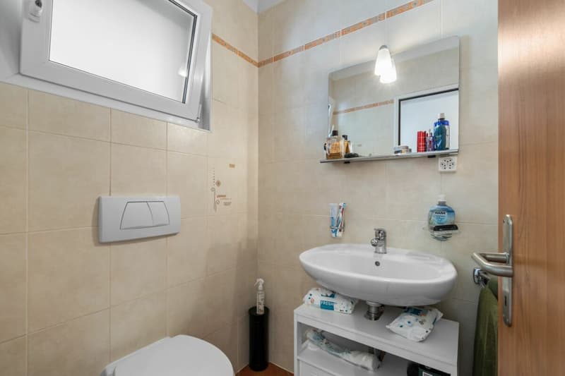 Vivi la bellezza di Capolago: casa con vista mozzafiato sul lago (17)