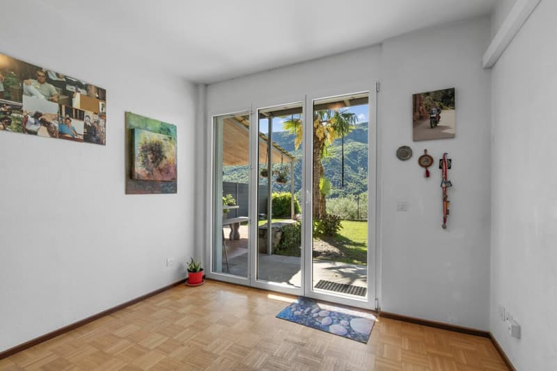 Vivi la bellezza di Capolago: casa con vista mozzafiato sul lago (15)