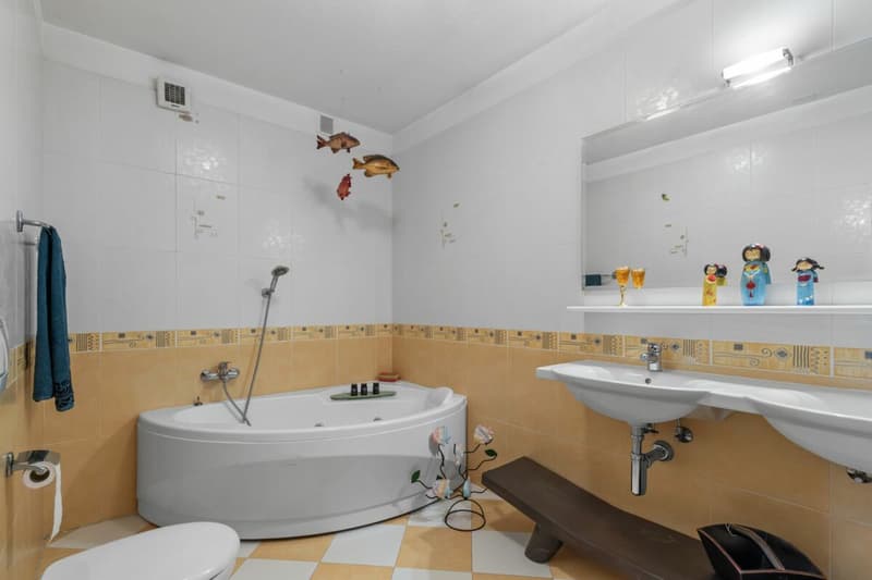 Vivi la bellezza di Capolago: casa con vista mozzafiato sul lago (13)
