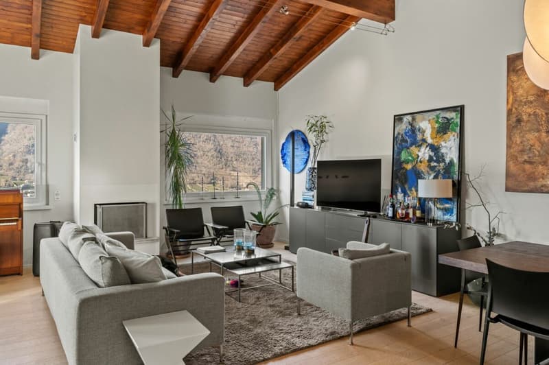 Esclusiva Casa immersa nella natura vista lago a 180° (6)