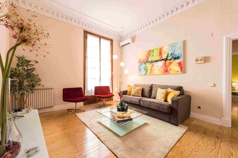 Charmante 2-Zimmer-Wohnung an der Zürcher Altstadt – Rennweg 52 (1)