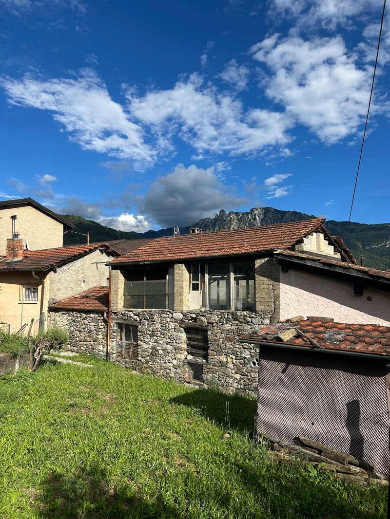 CAPRIASCA - VENDESI RUSTICO CON LICENZA EDILIZIA (2)
