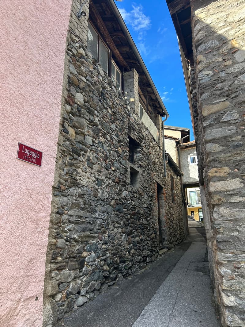 CAPRIASCA - VENDESI RUSTICO CON LICENZA EDILIZIA (3)