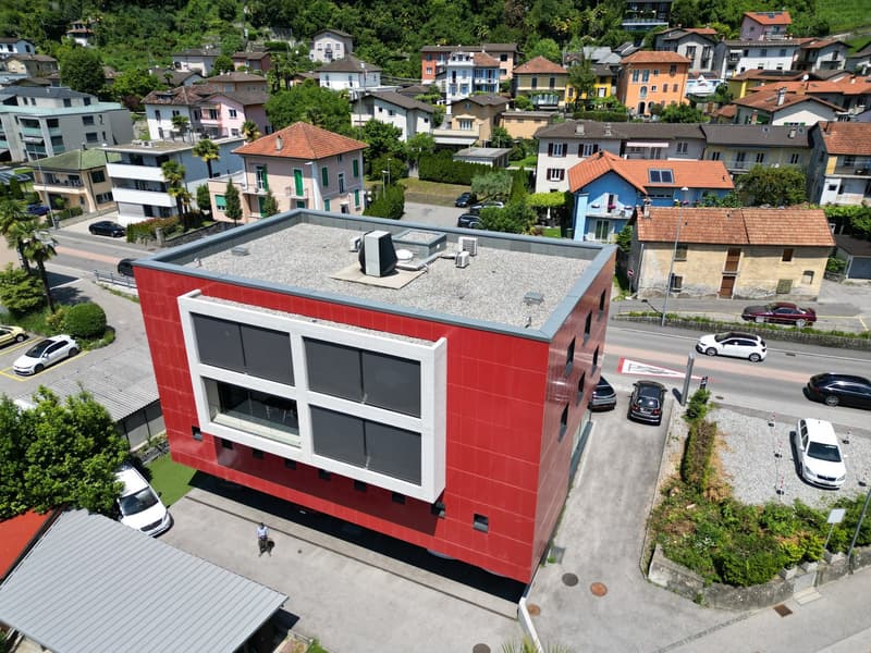 Appartamento moderno di 3.5 locali con balcone e vista panoramica a Solduno (1)