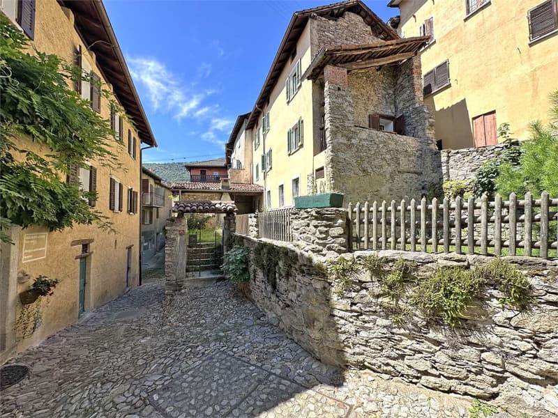 Casa di nucleo con giardino privato (13)