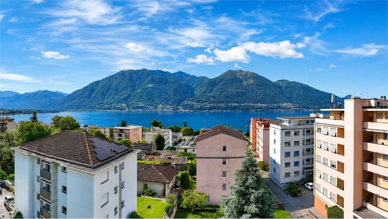 Luminoso attico di 4.5 locali con vista lago a Minusio (1)