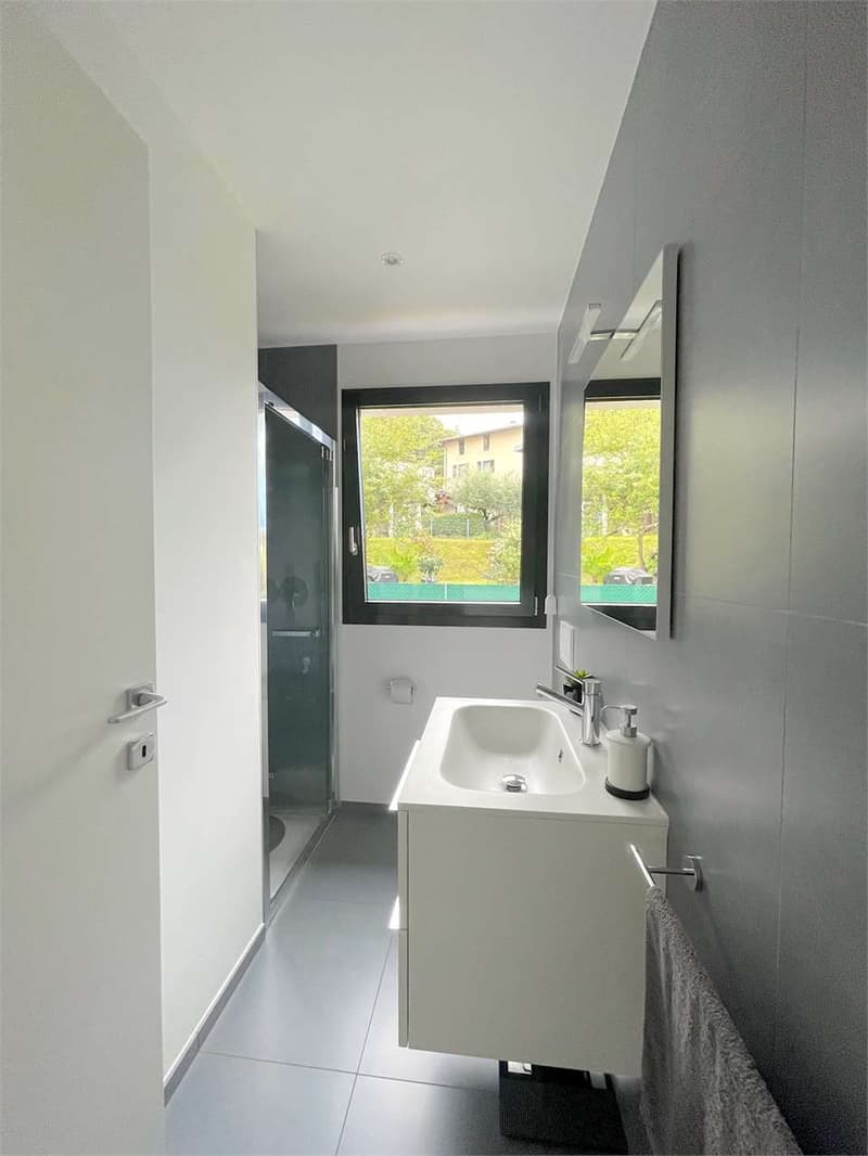 PIAZZOGNA - Recenti 3,5 con giardino e Vista Lago (9)