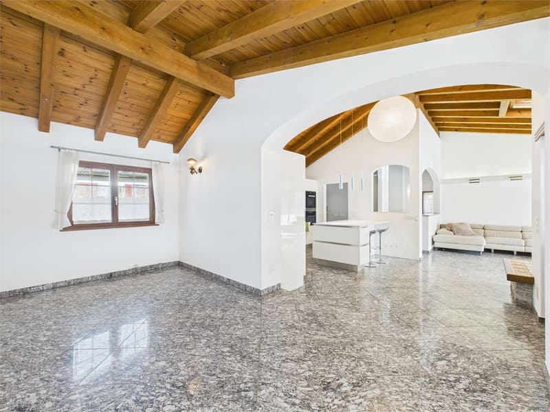 Caratteristica villa con dépendance a Lodrino (7)