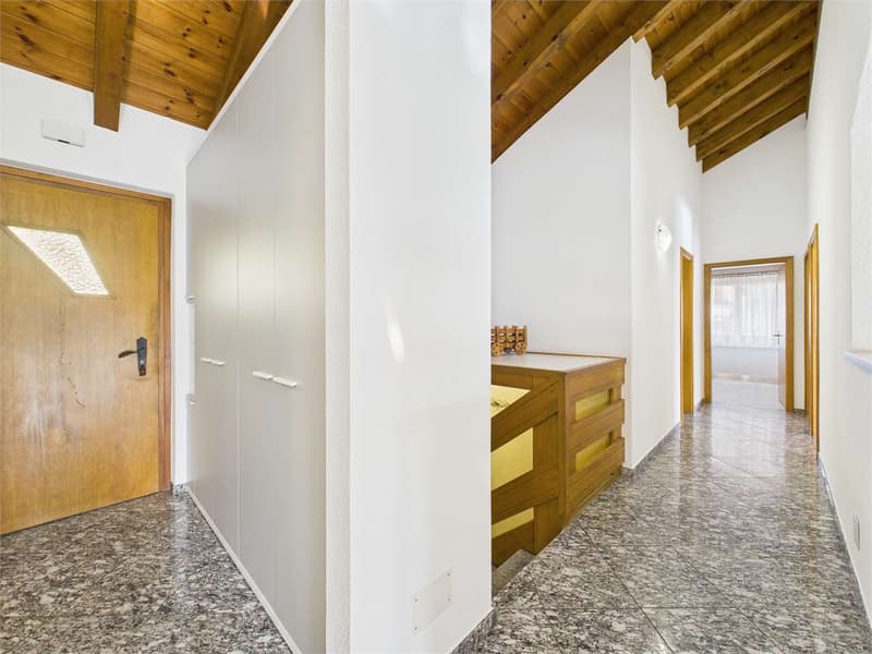 Caratteristica villa con dépendance a Lodrino (8)