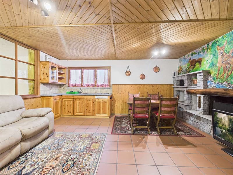Caratteristica villa con dépendance a Lodrino (11)