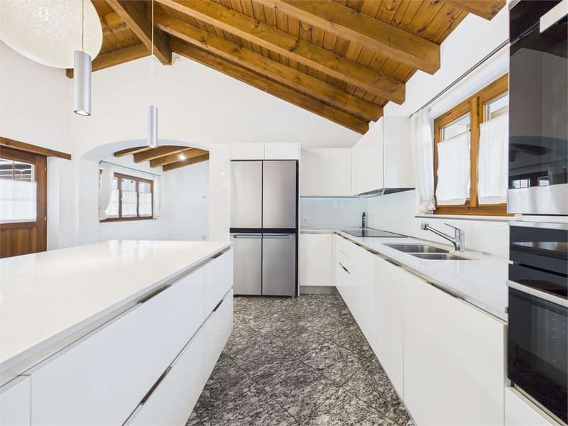 Caratteristica villa con dépendance a Lodrino (6)
