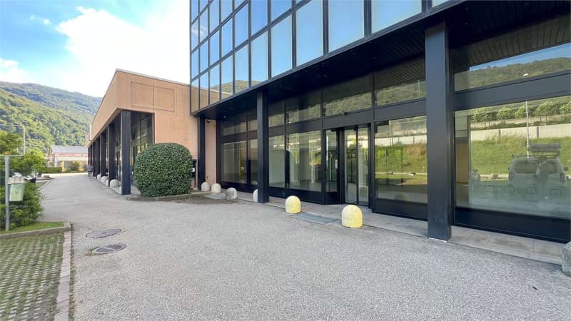 Lugano - Ristorante in Posizione Strategica nel Polo Commerciale di Gr (5)