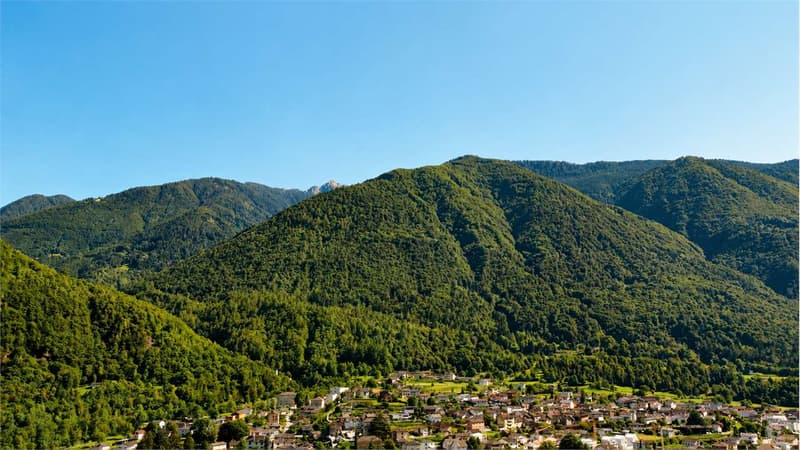Roveredo (GR) - Terreno edificabile esclusivo con vista panoramica (6)