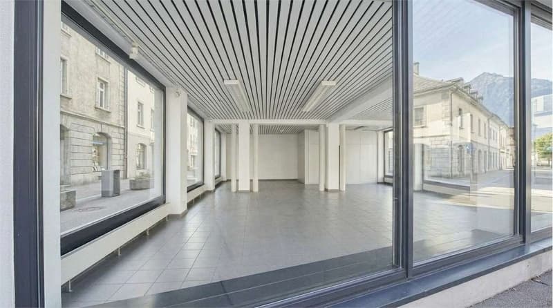 Spazio commerciale con ottima visibilità nel cuore di Bellinzona (2)
