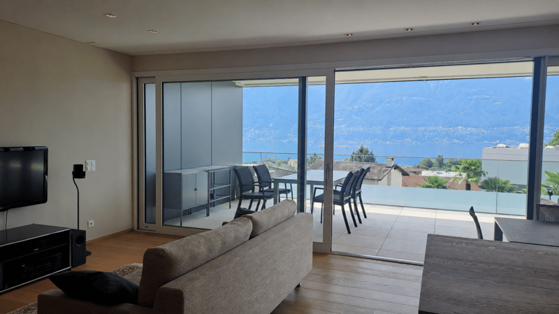 Luxuriöse 3.5 Zimmerwohnung mit Seesicht, 2 grossen Sonnenterrassen, Schwimmbad und Wellnessbereich (2)